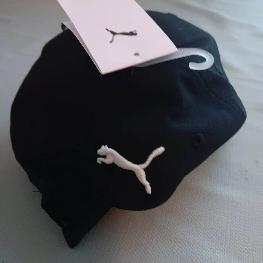 NWT Puma OSFA Golf Hat Black White Embroidered Sporty Athletic Casual